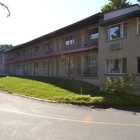Latham Inn Экстерьер фото