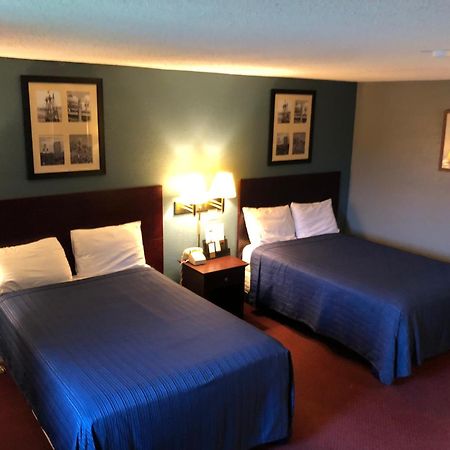 Latham Inn Экстерьер фото