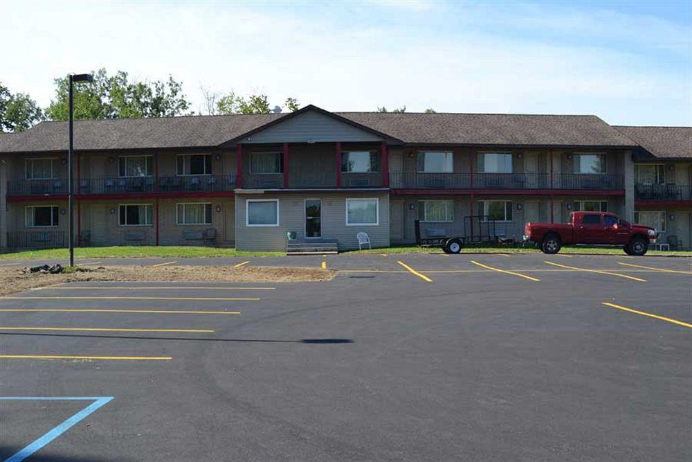 Latham Inn Экстерьер фото