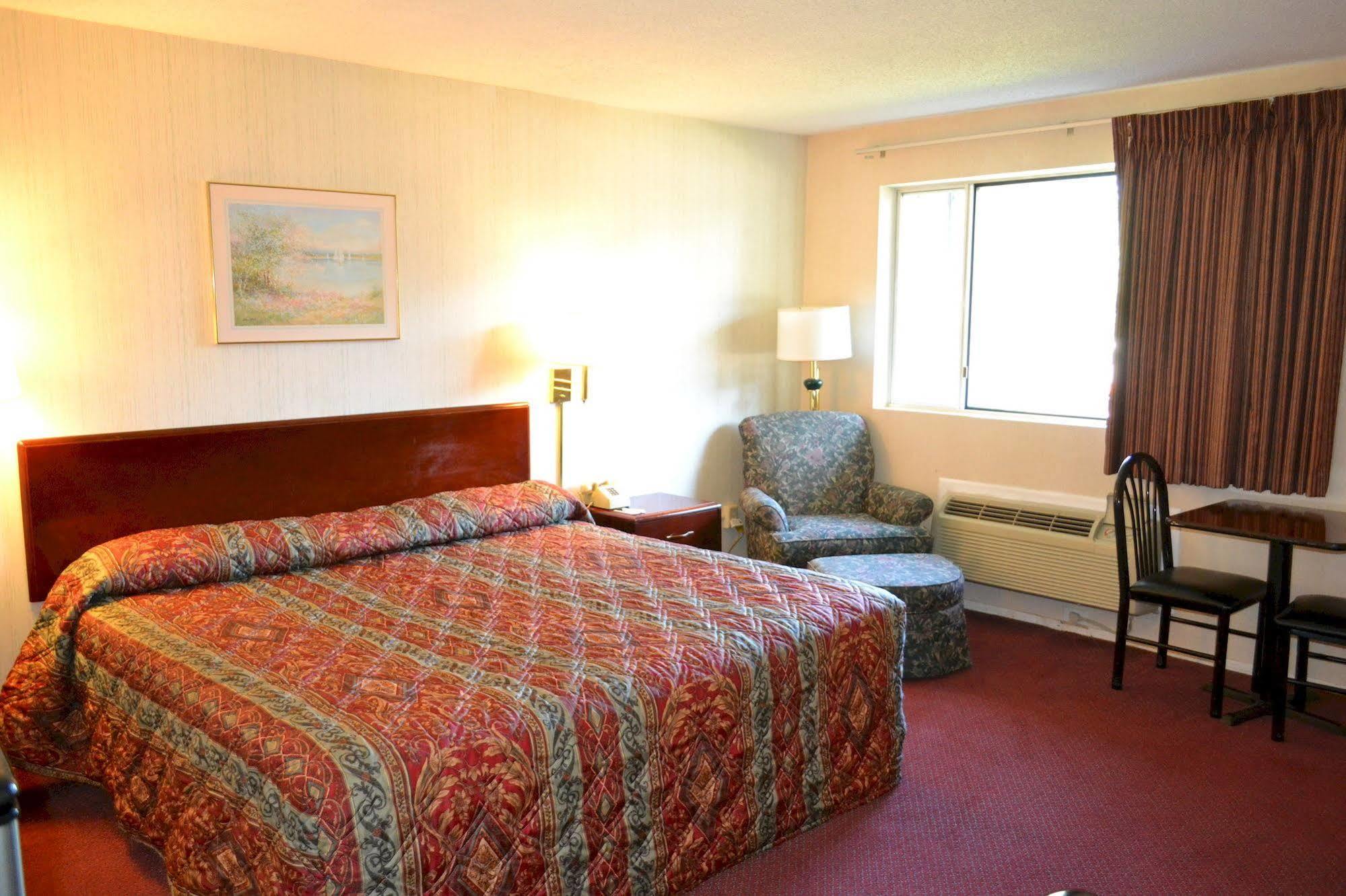 Latham Inn Экстерьер фото