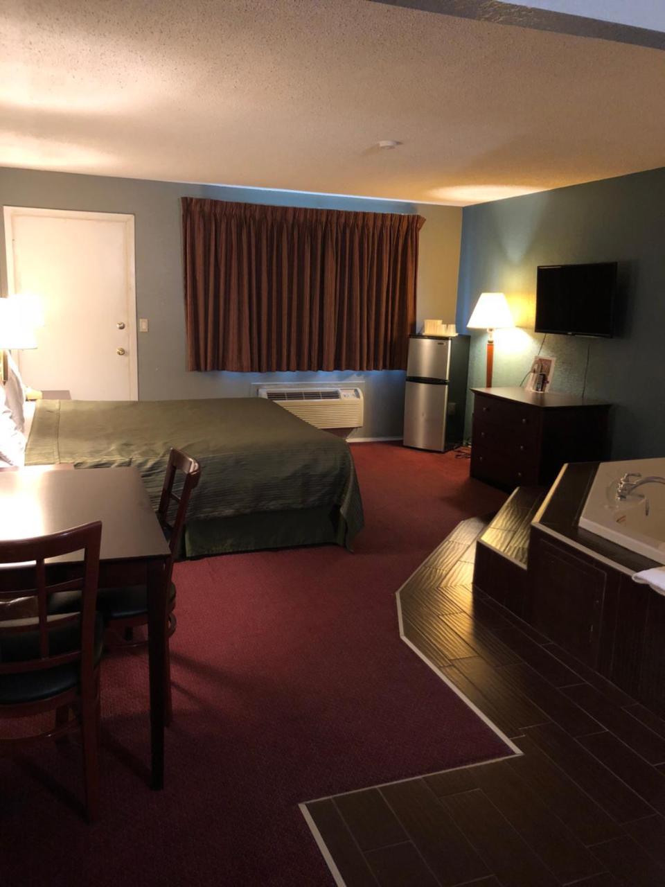 Latham Inn Экстерьер фото